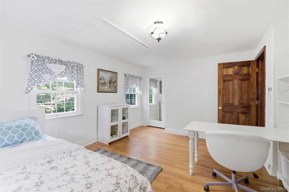 47 Onderdonk Avenue Manhasset, NY 11030