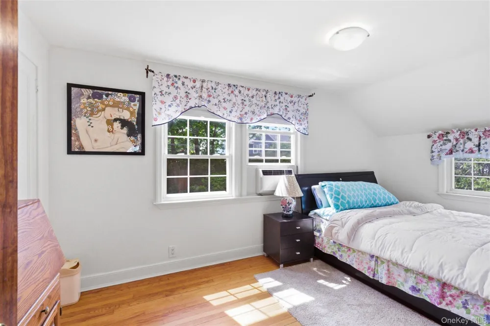 47 Onderdonk Avenue Manhasset, NY 11030