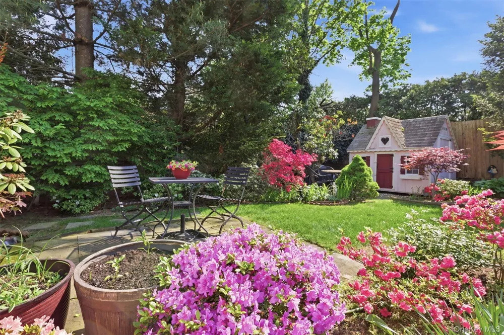 47 Onderdonk Avenue Manhasset, NY 11030