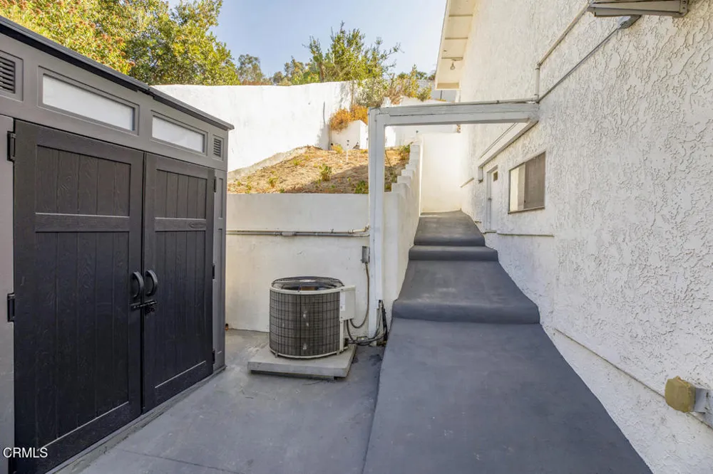 10272 Willow Springs Lane Sunland, CA 91040