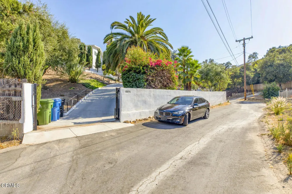 10272 Willow Springs Lane Sunland, CA 91040