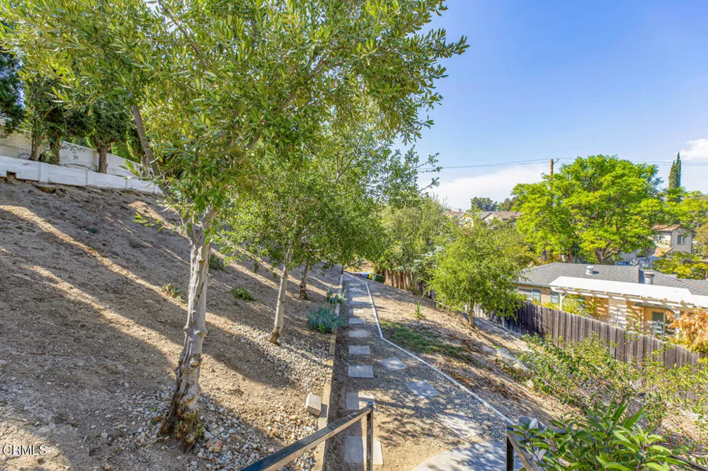 10272 Willow Springs Lane Sunland, CA 91040