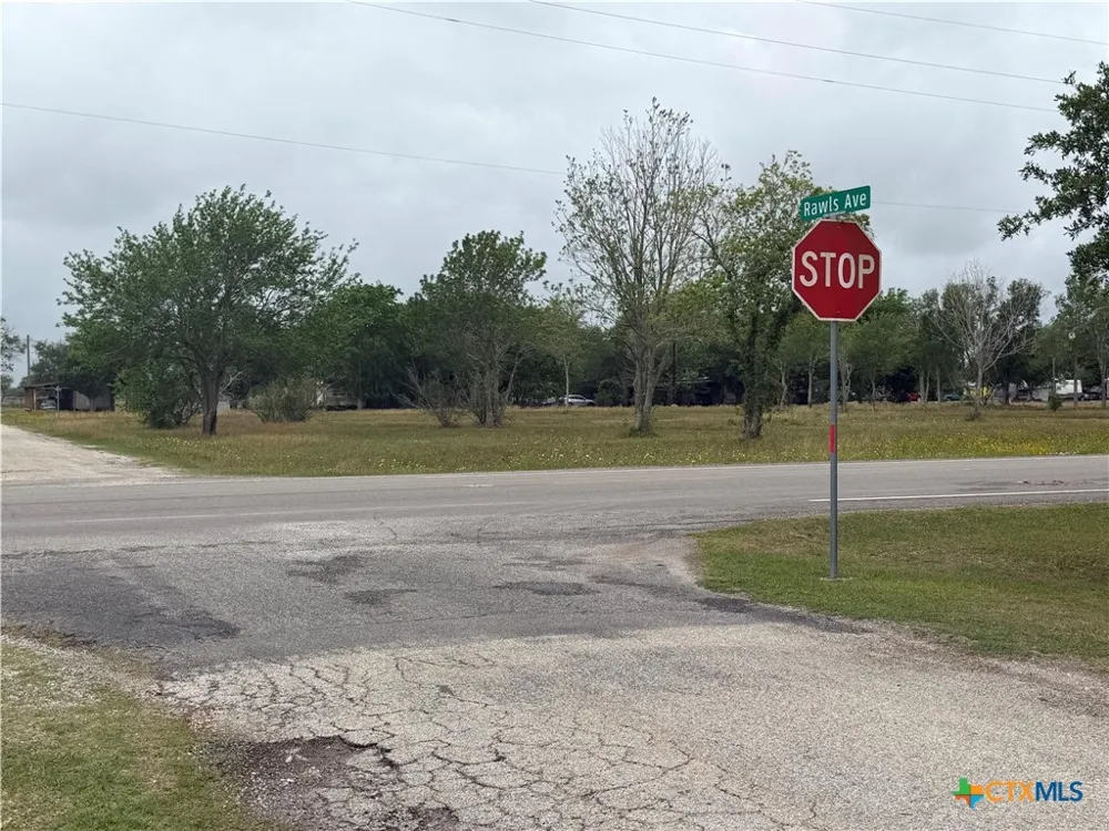 11 3rd Street Midfield, TX 77458