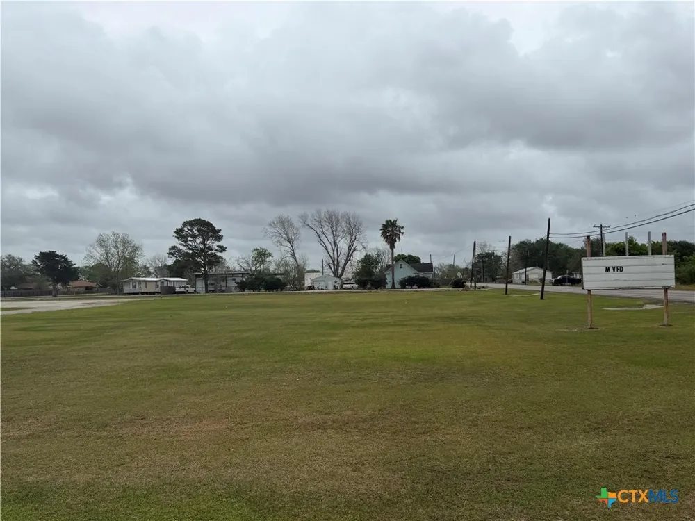 11 3rd Street Midfield, TX 77458