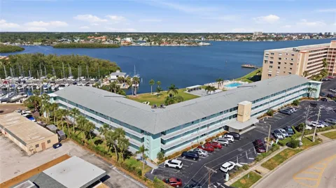 1819 SHORE DRIVE S #103