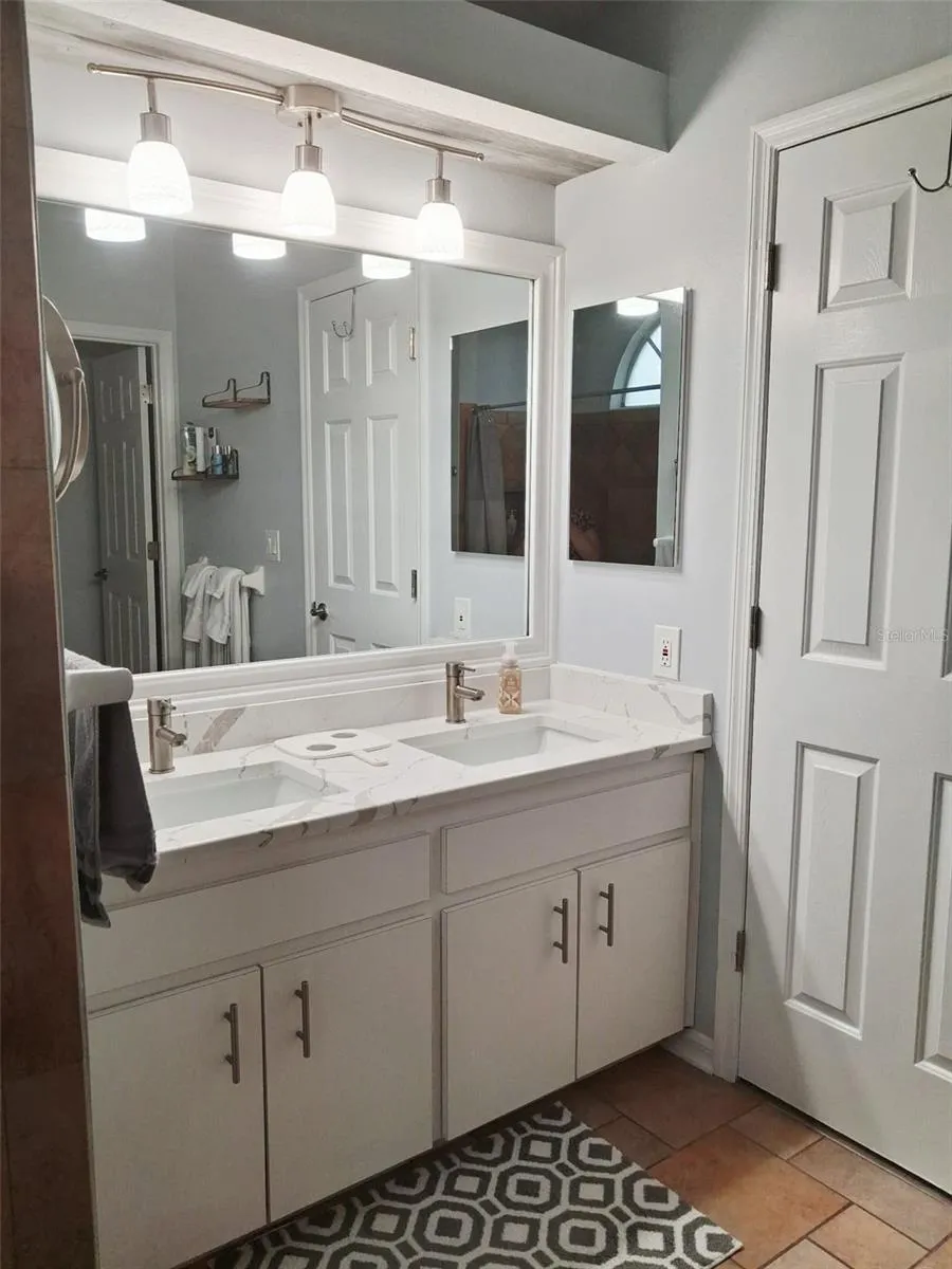 5358 MONTSERRAT DRIVE Lakeland, FL 33812