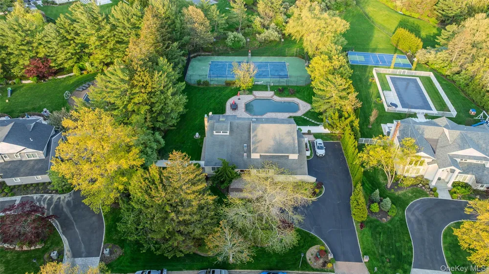 16 Cabriolet Lane Melville, NY 11747