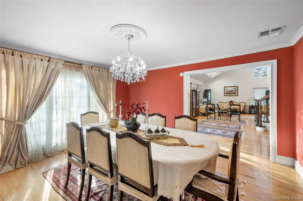 16 Cabriolet Lane Melville, NY 11747