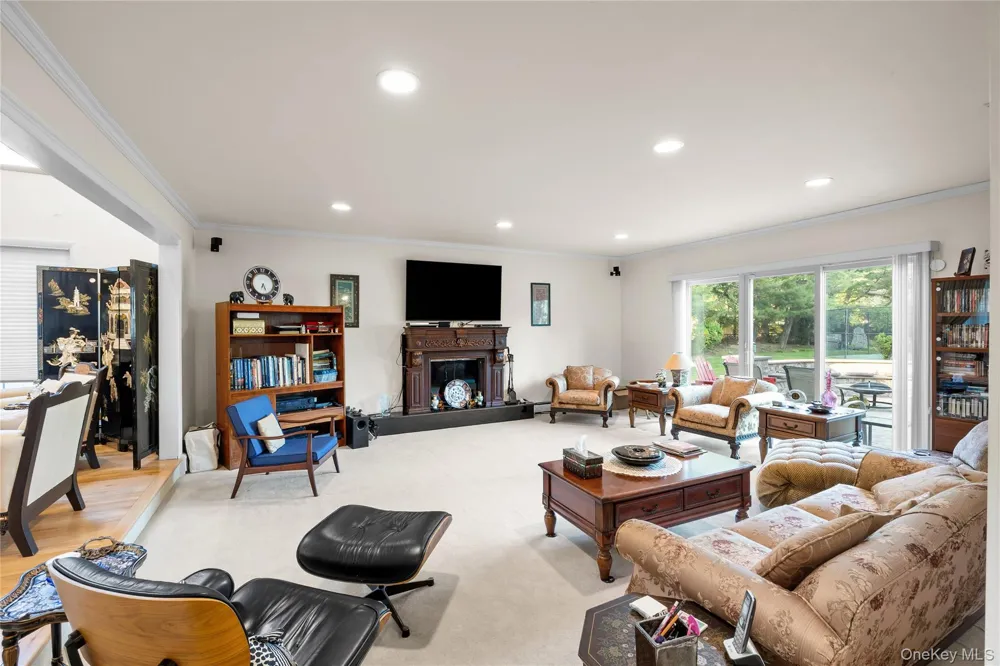 16 Cabriolet Lane Melville, NY 11747