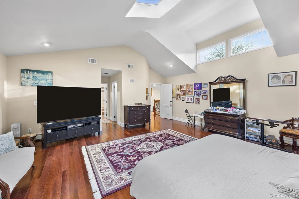 16 Cabriolet Lane Melville, NY 11747
