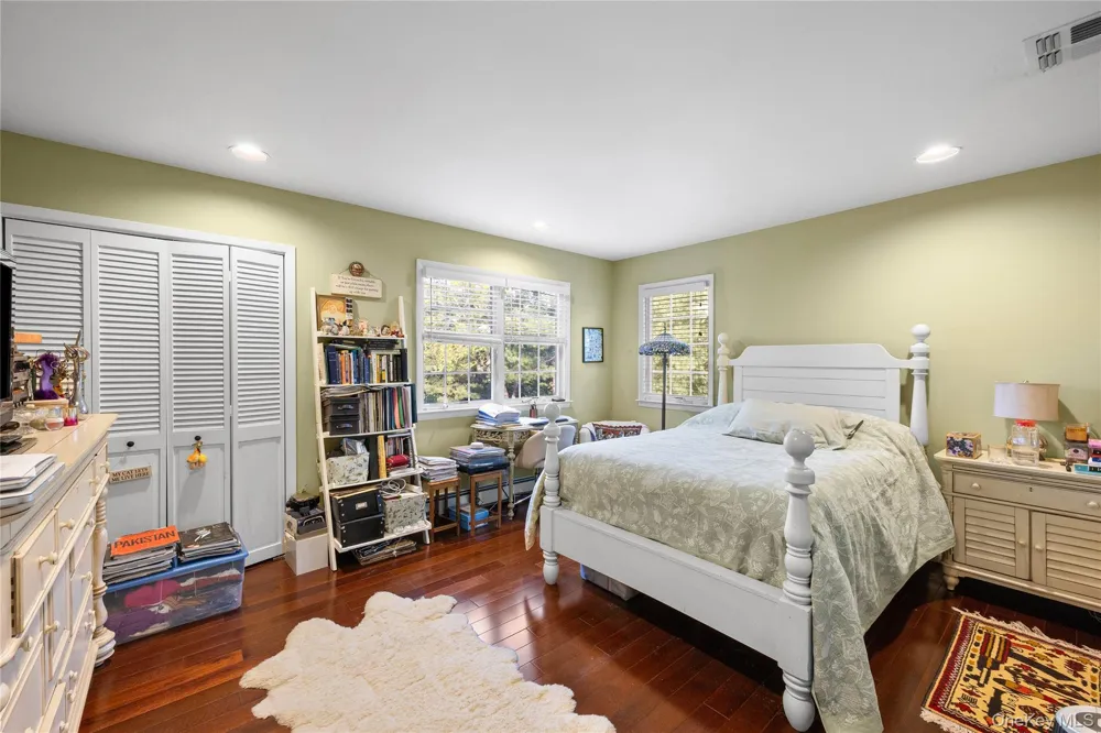 16 Cabriolet Lane Melville, NY 11747
