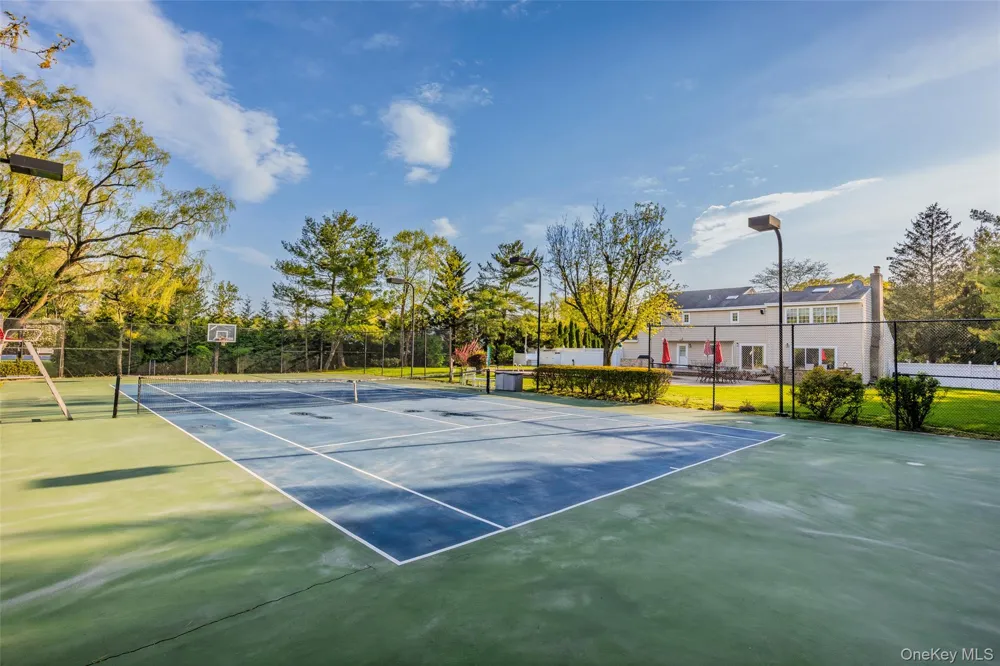 16 Cabriolet Lane Melville, NY 11747
