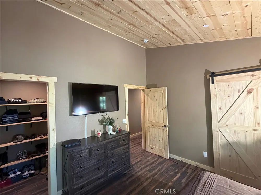 5975 Pine Avenue Angelus Oaks, CA 92305