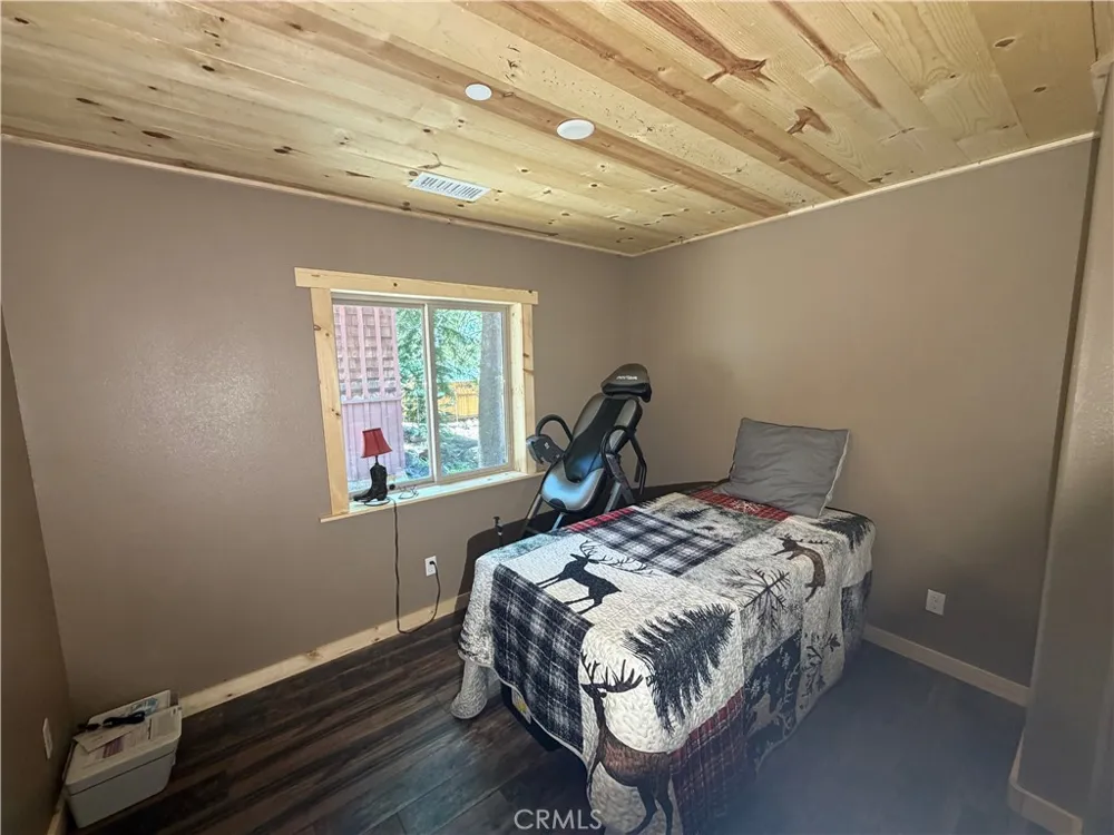 5975 Pine Avenue Angelus Oaks, CA 92305