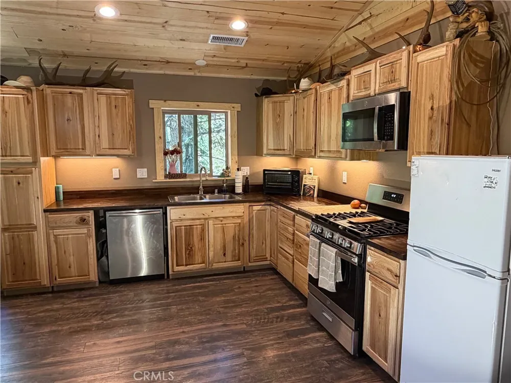 5975 Pine Avenue Angelus Oaks, CA 92305