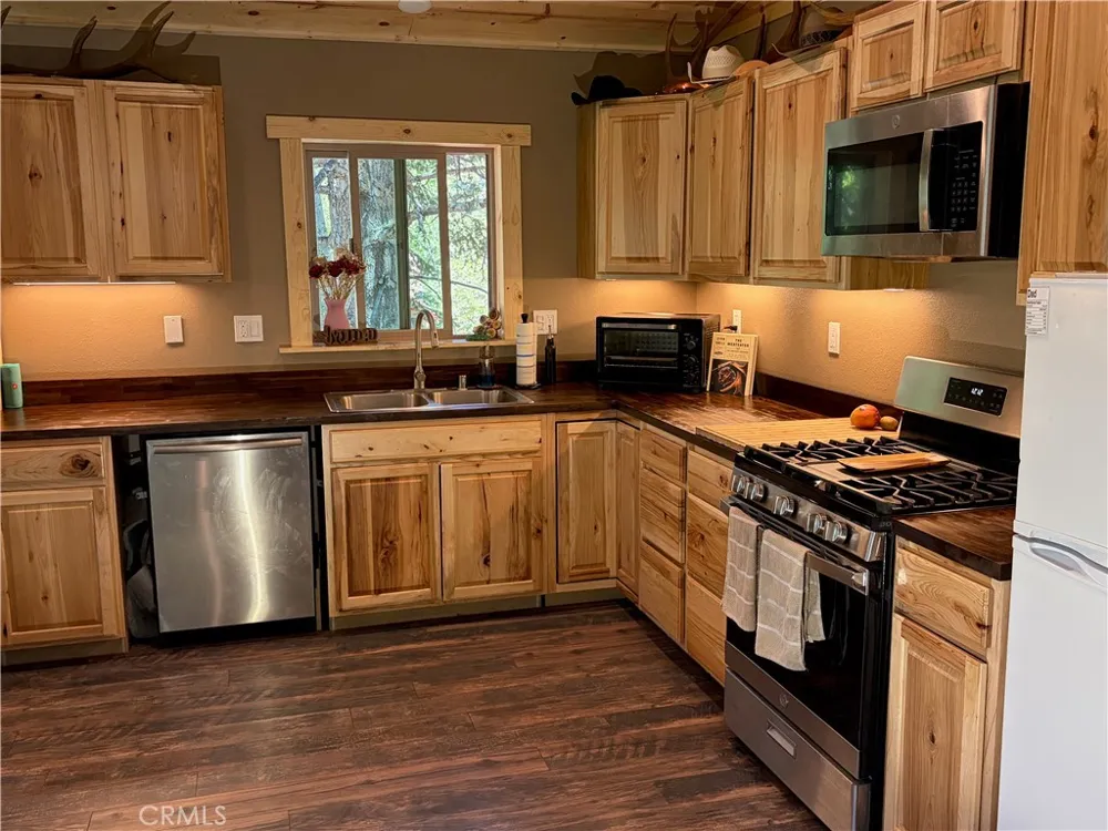 5975 Pine Avenue Angelus Oaks, CA 92305