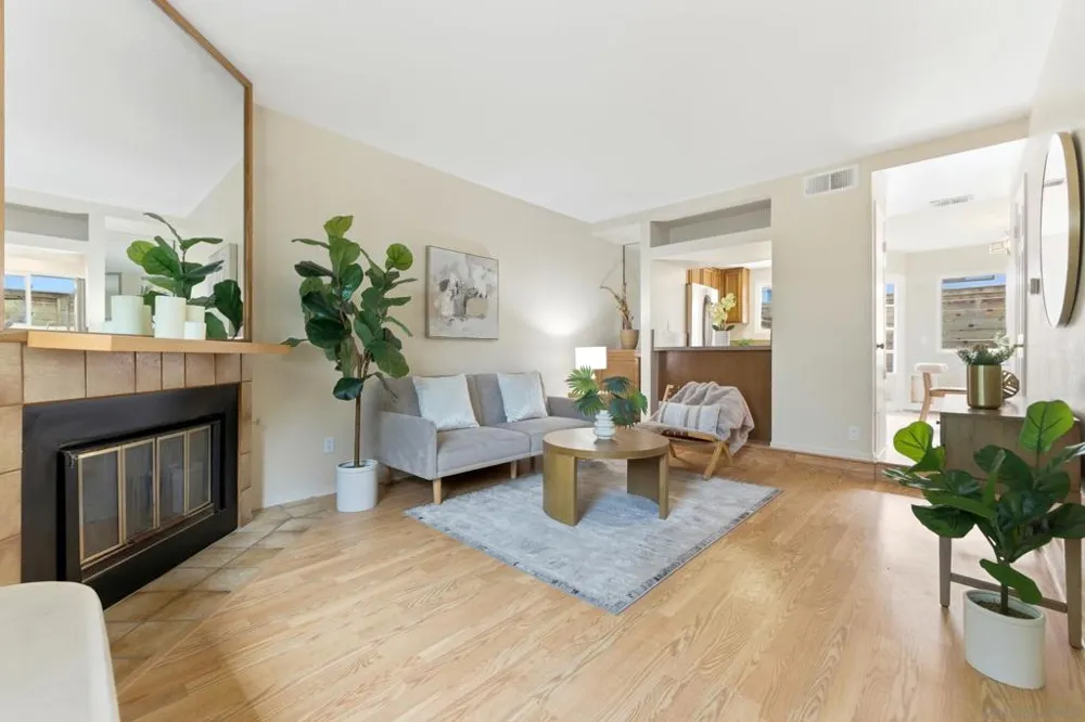 1442 Essex #4 San Diego, CA 92103