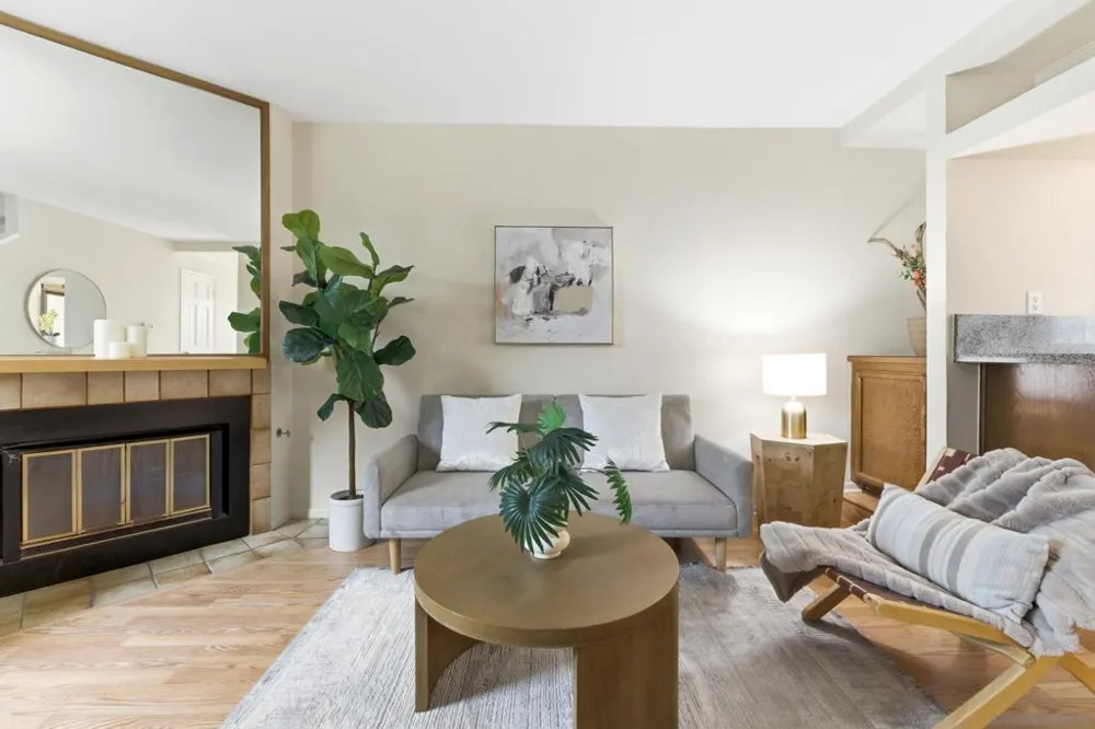 1442 Essex #4 San Diego, CA 92103