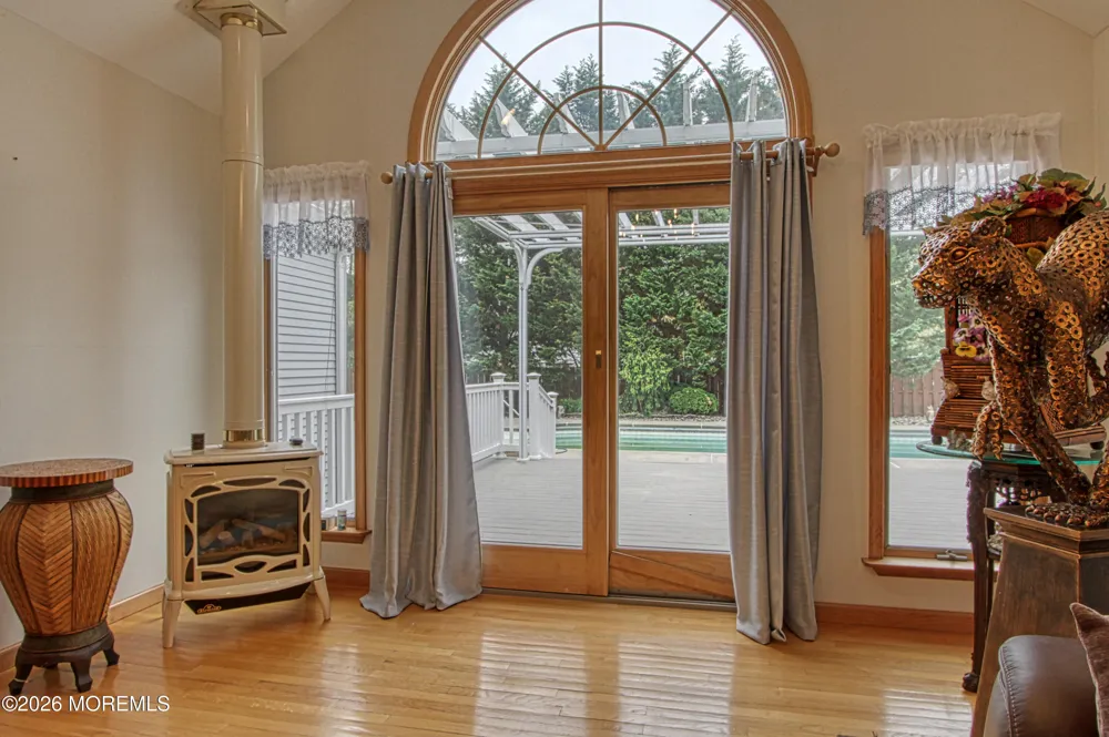 713 Western Boulevard Lanoka Harbor, NJ 08734