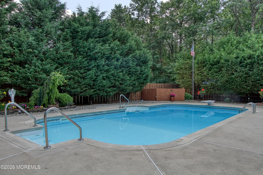 713 Western Boulevard Lanoka Harbor, NJ 08734