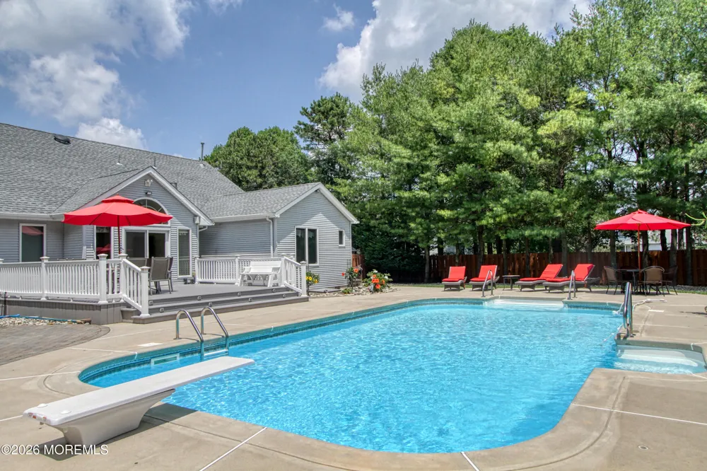 713 Western Boulevard Lanoka Harbor, NJ 08734