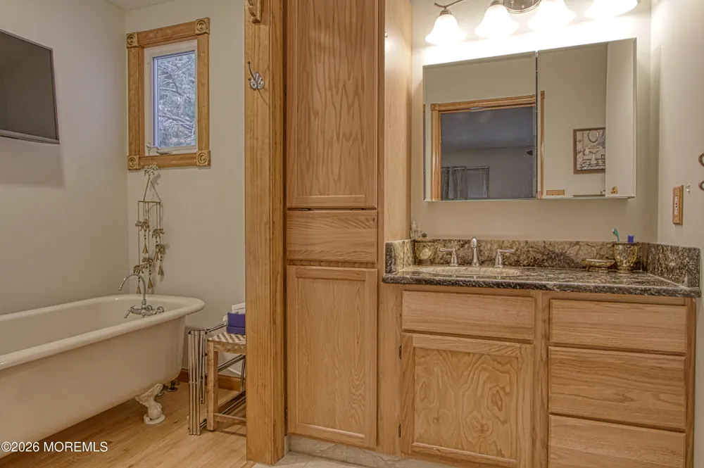 713 Western Boulevard Lanoka Harbor, NJ 08734