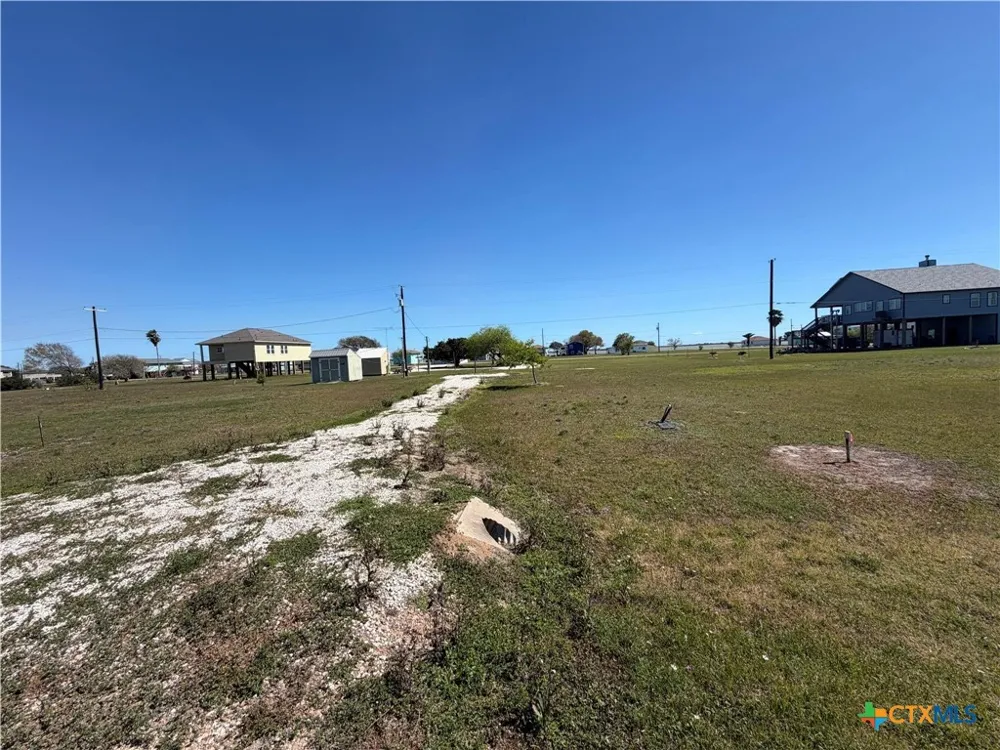 589 Swallow Drive Palacios, TX 77465