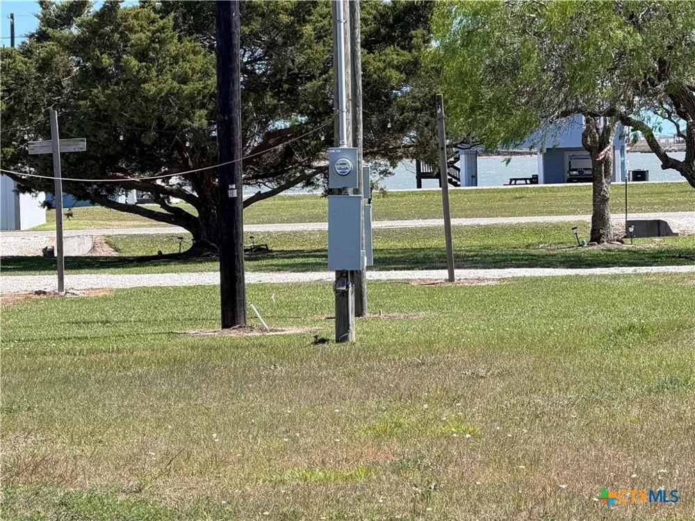 589 Swallow Drive Palacios, TX 77465