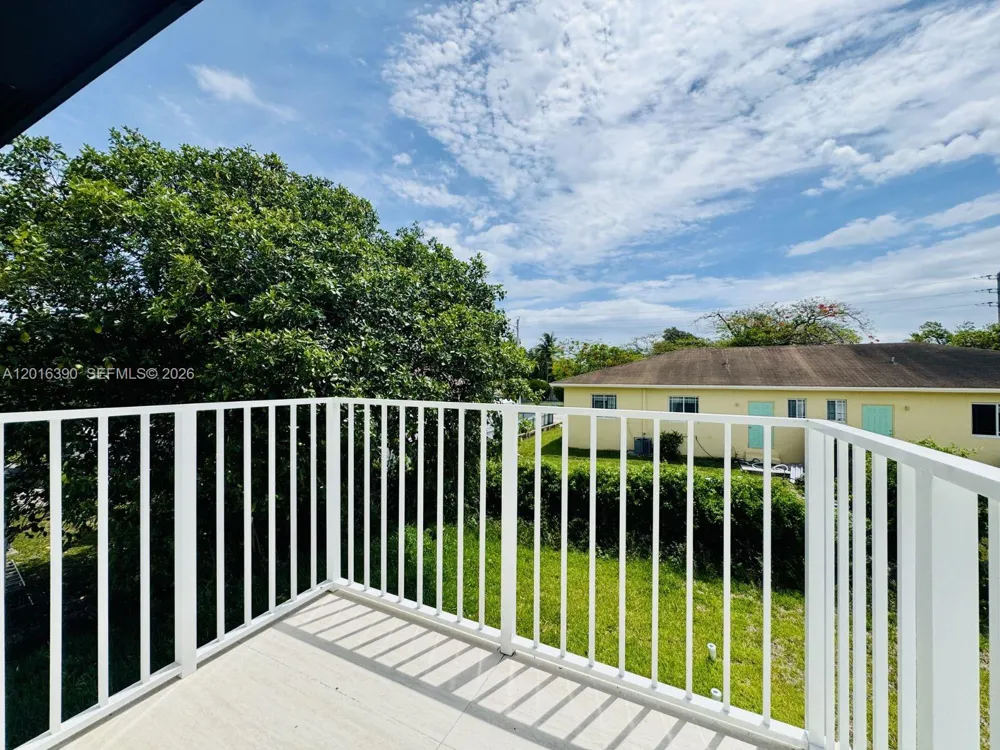 8005 NW 14th ct #8005 Miami, FL 33147