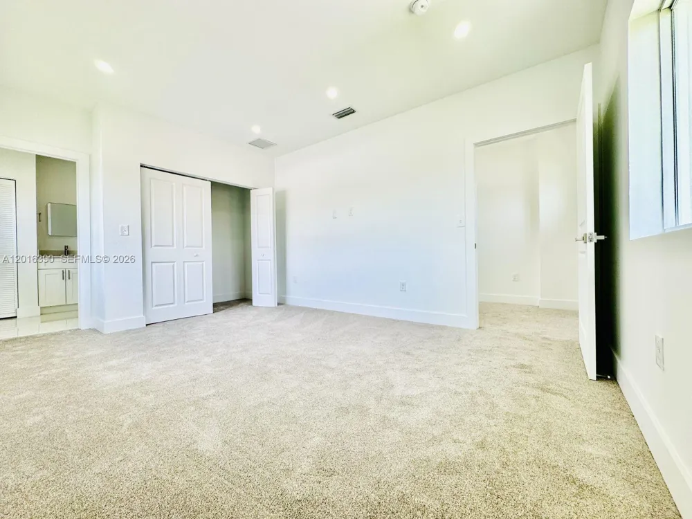 8005 NW 14th ct #8005 Miami, FL 33147