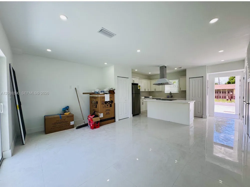 8005 NW 14th ct #8005 Miami, FL 33147
