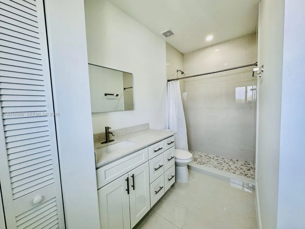 8005 NW 14th ct #8005 Miami, FL 33147