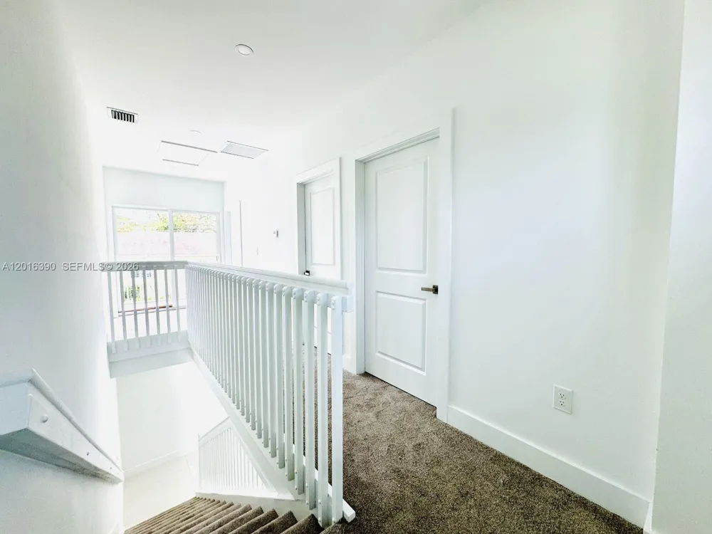 8005 NW 14th ct #8005 Miami, FL 33147