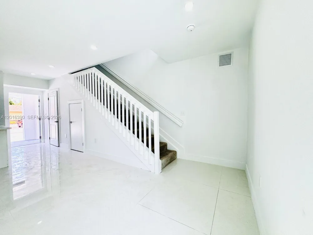 8005 NW 14th ct #8005 Miami, FL 33147