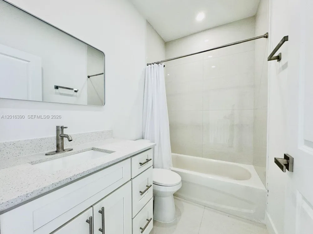 8005 NW 14th ct #8005 Miami, FL 33147