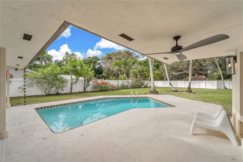 10330 SW 58th Ct Pinecrest, FL 33156