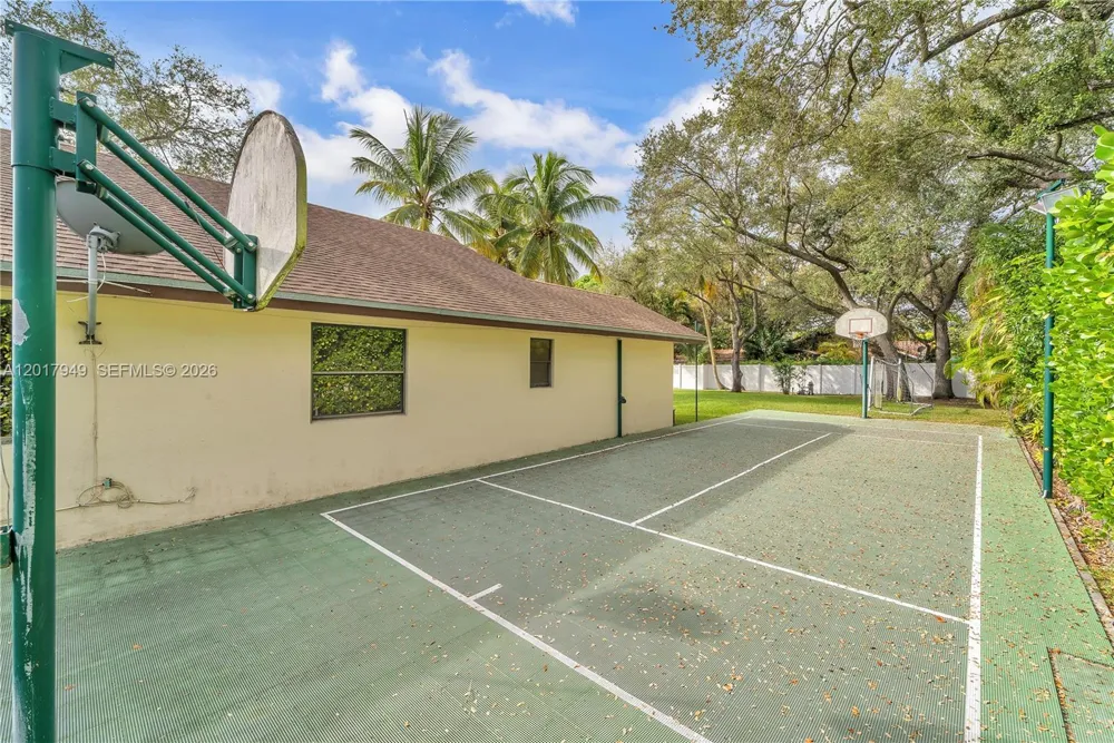 10330 SW 58th Ct Pinecrest, FL 33156