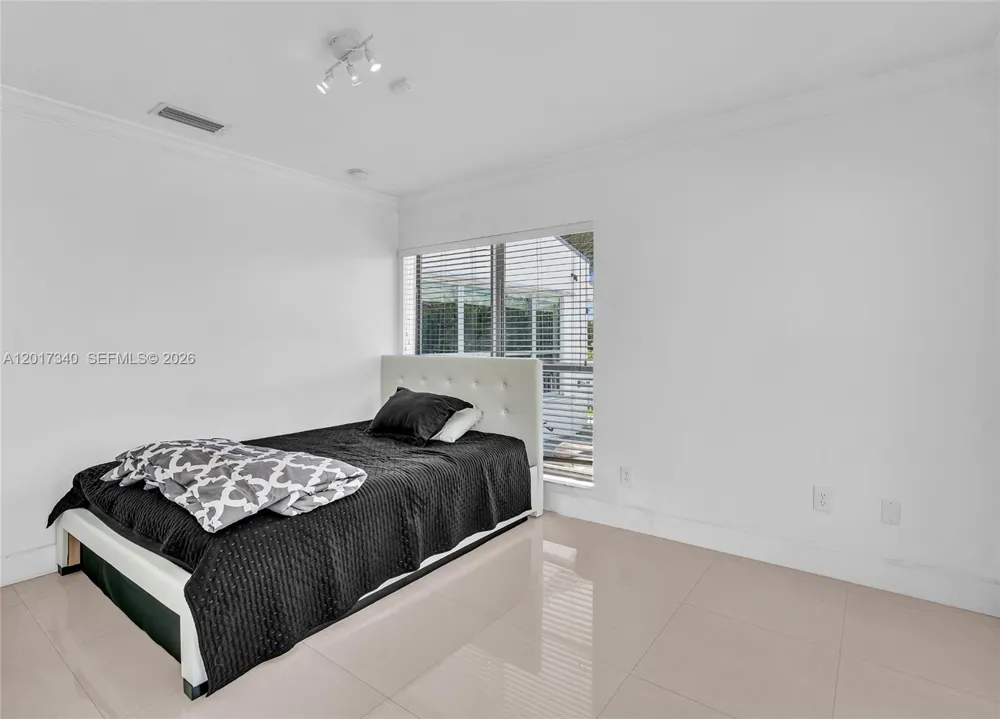 2001 NE 122nd Rd North Miami, FL 33181