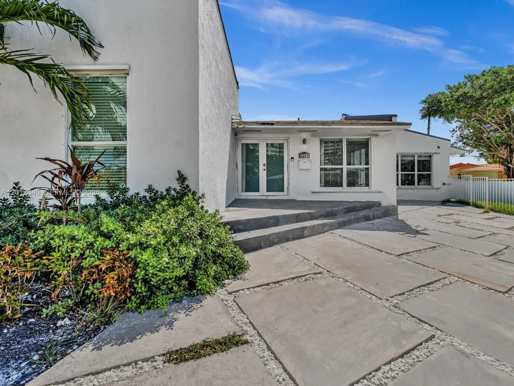 2001 NE 122nd Rd North Miami, FL 33181