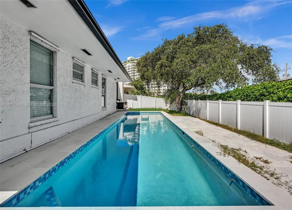 2001 NE 122nd Rd North Miami, FL 33181