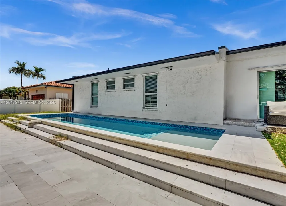 2001 NE 122nd Rd North Miami, FL 33181