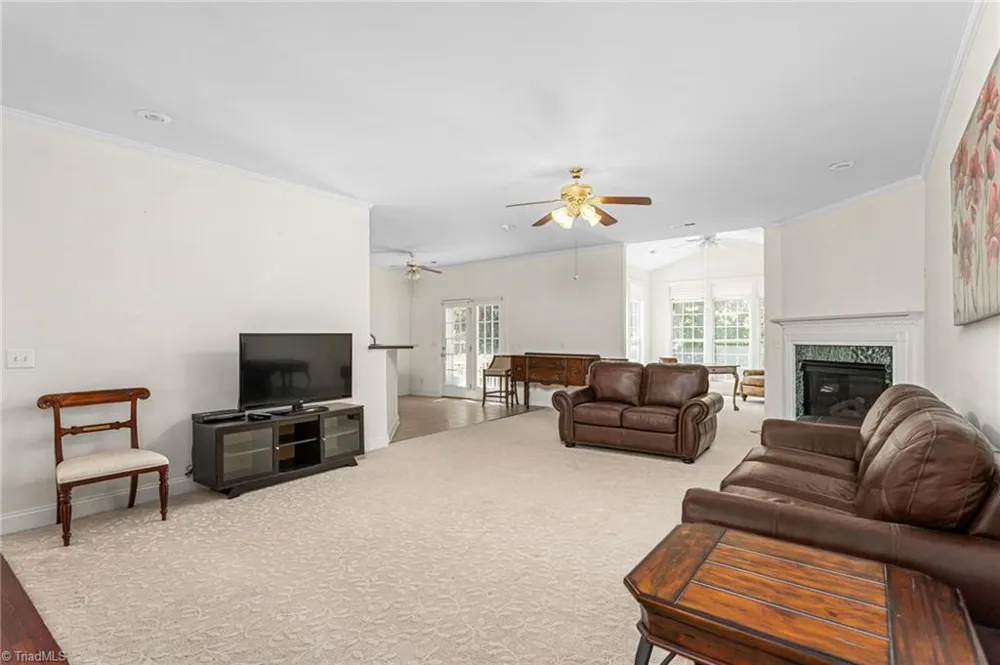 6812 W Whirlaway Court Whitsett, NC 27377