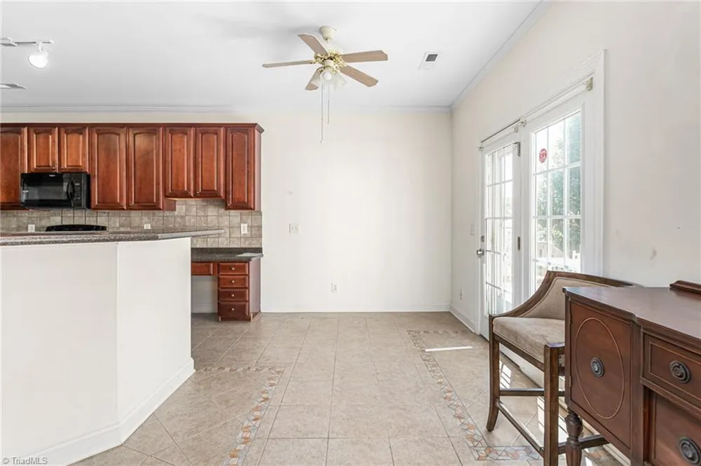 6812 W Whirlaway Court Whitsett, NC 27377