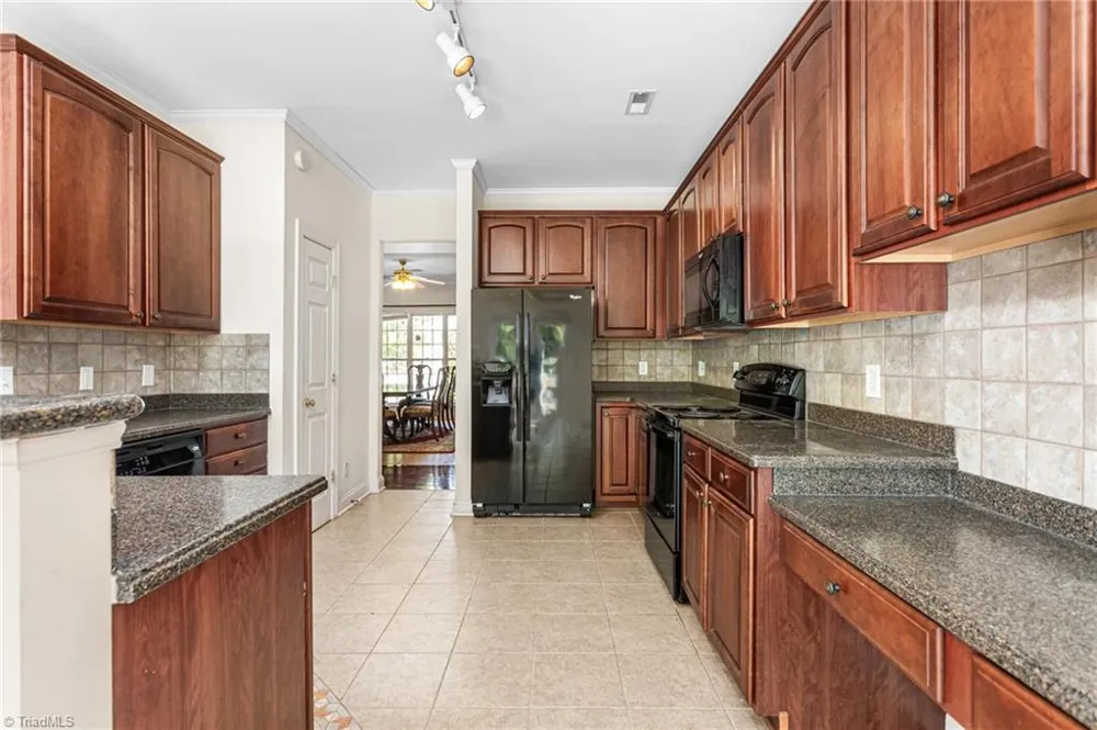 6812 W Whirlaway Court Whitsett, NC 27377