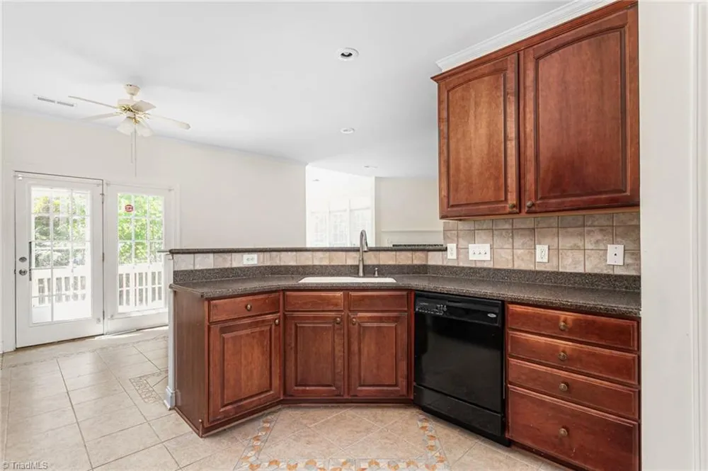 6812 W Whirlaway Court Whitsett, NC 27377