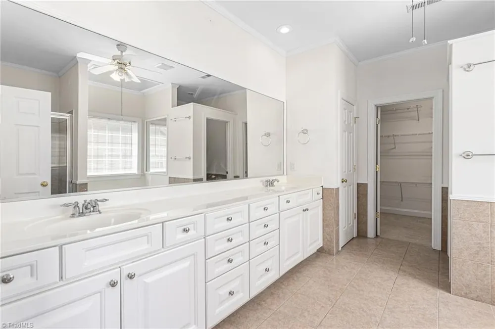 6812 W Whirlaway Court Whitsett, NC 27377