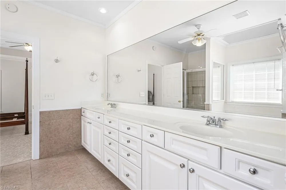6812 W Whirlaway Court Whitsett, NC 27377