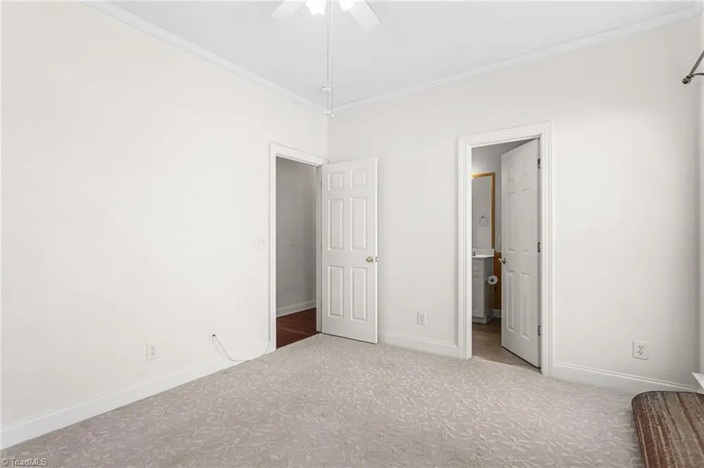 6812 W Whirlaway Court Whitsett, NC 27377