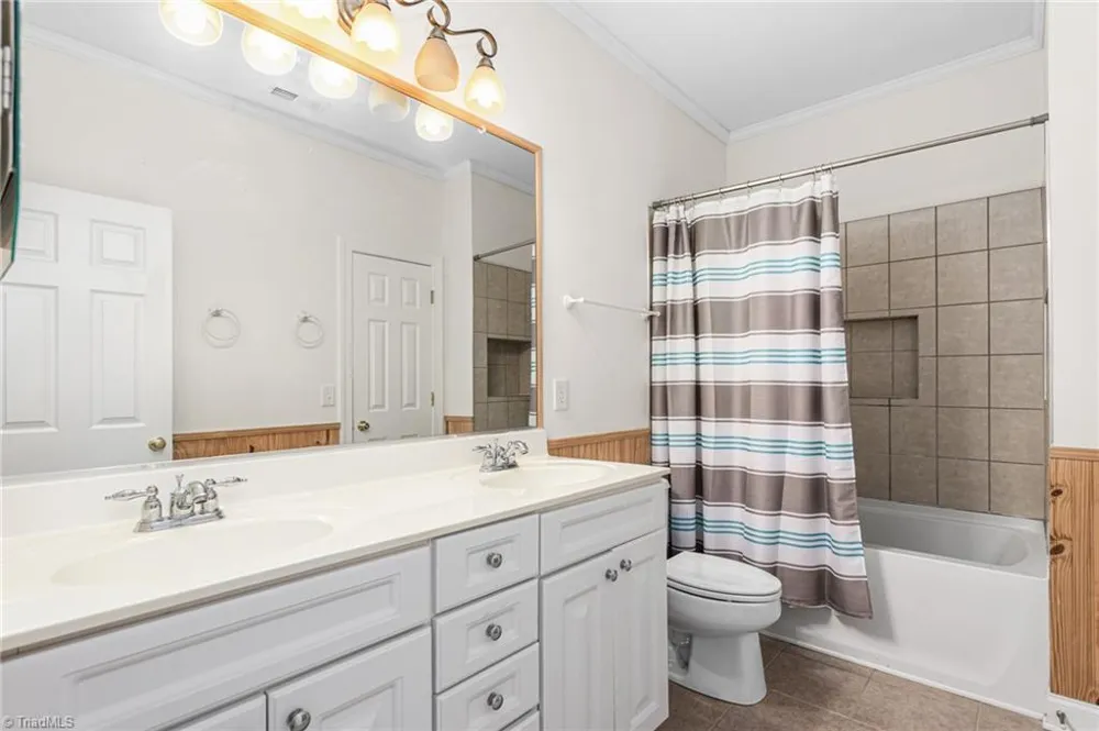 6812 W Whirlaway Court Whitsett, NC 27377