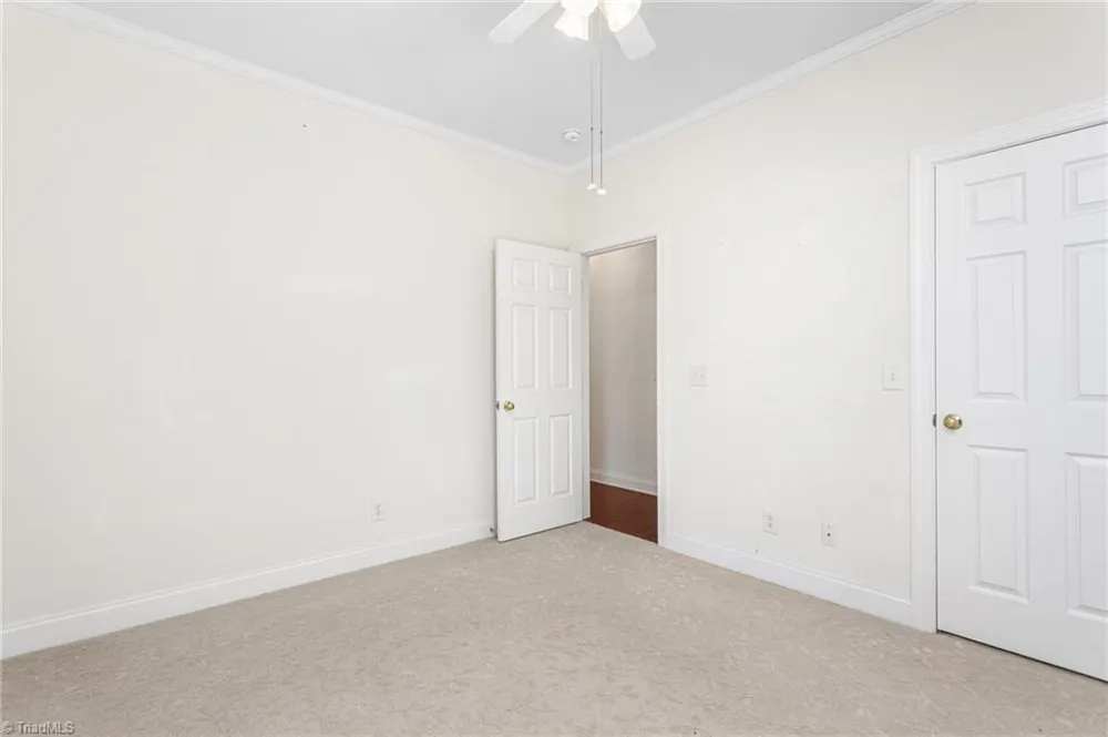 6812 W Whirlaway Court Whitsett, NC 27377